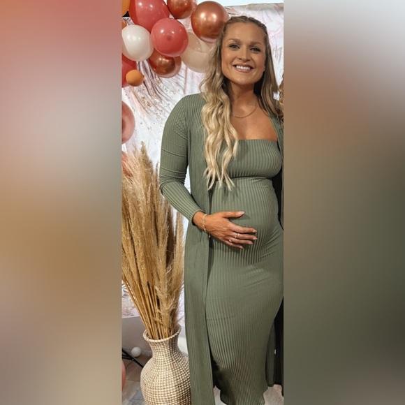 Pink Blush Maternity Baby Shower dress and cardigan - Picture 4 of 5